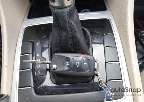 2012 Volkswagen Passat 2.5L Se z USA, uszkodzony, nr VIN 1VWBP7A37CC095307